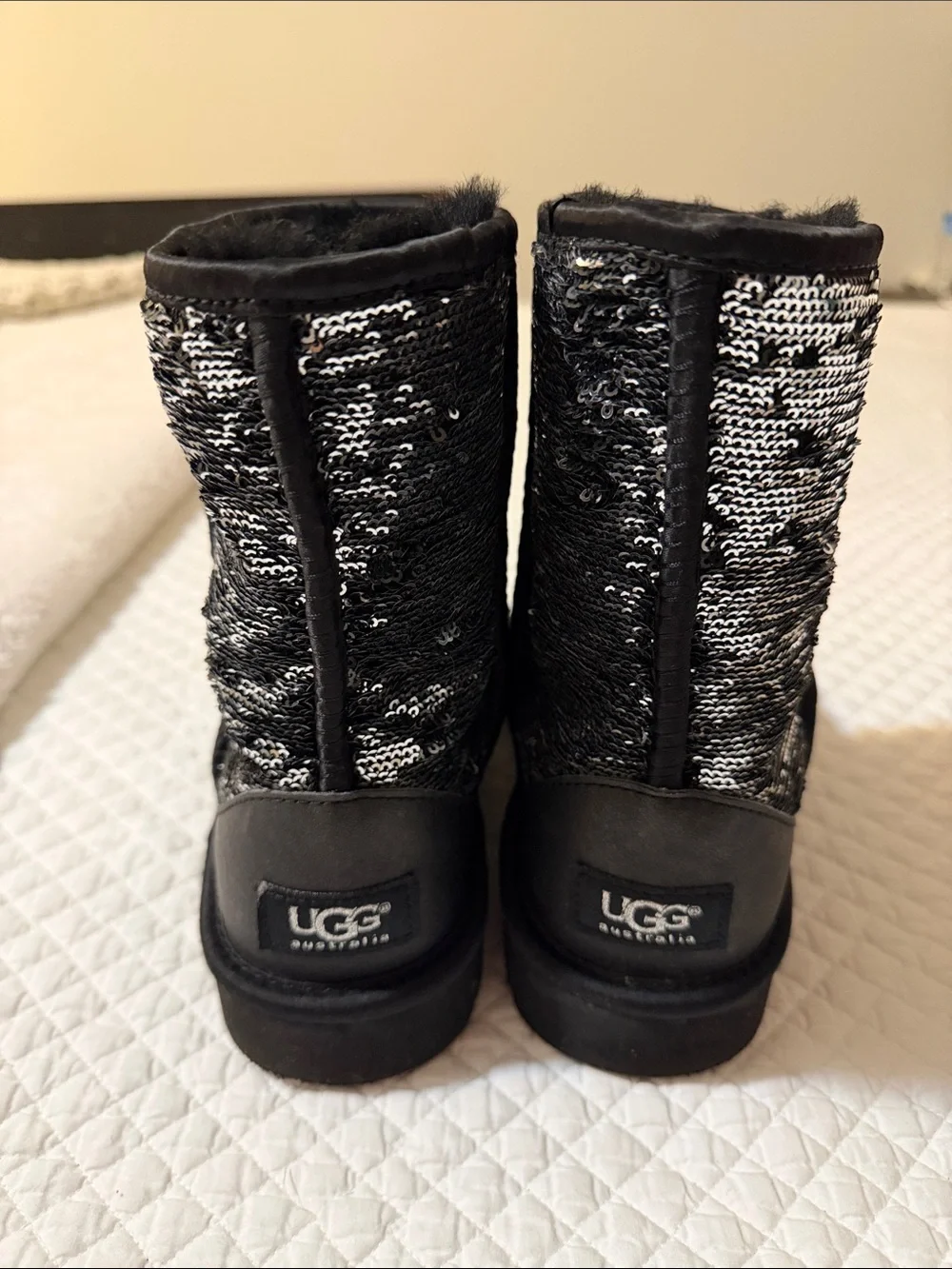 UGG stylish black